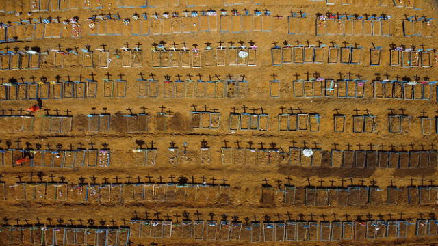 Aerial view of the Nossa Senhora Aparecida cemetery where COVID-19 victims are buried daily, in the neighbourhood of Taruma, in Manaus, Brazil, on June 2, 2020 during the novel coronavirus pandemic. - The pandemic has killed at least 375,555 people worldwide since it surfaced in China late last year, according to an AFP tally at 1100 GMT on Tuesday, based on official sources. Brazil is the fourth worst-hit country with 29,937 deaths so far. (Photo by Michael DANTAS / AFP)