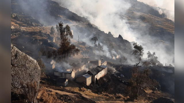 Voraz incendio en Puno dejó sin vivienda a varias familias.