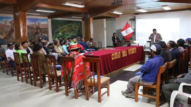 Pobladores se reunieron con autoridades para hacer llegar sus quejas