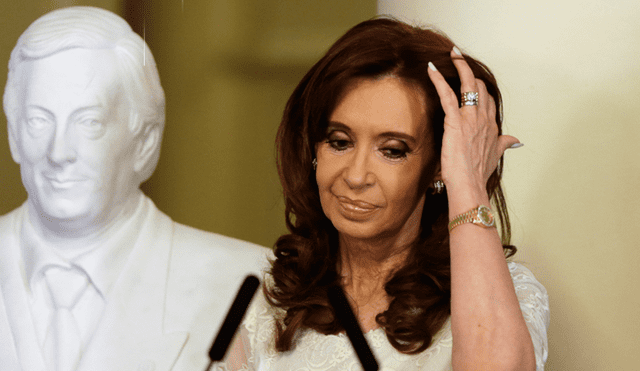 Juez ordena prisión preventiva para Cristina Kirchner por caso "cuadernos de la corrupción"