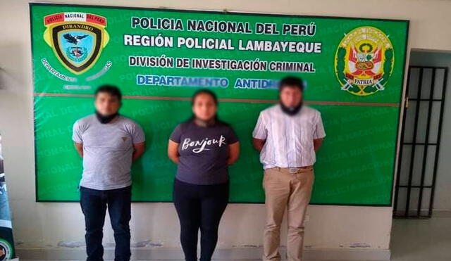 Personas fueron detenidas por agentes antidrogas en Ferreñafe. Foto: PNP
