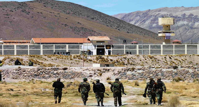 Tacna: 27 reos de alta peligrosidad fueron trasladados desde el penal de Challapalca a Puno 