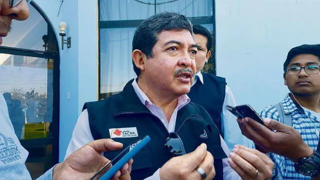 Entregan sobre con denuncias contra el gobernador de Tacna