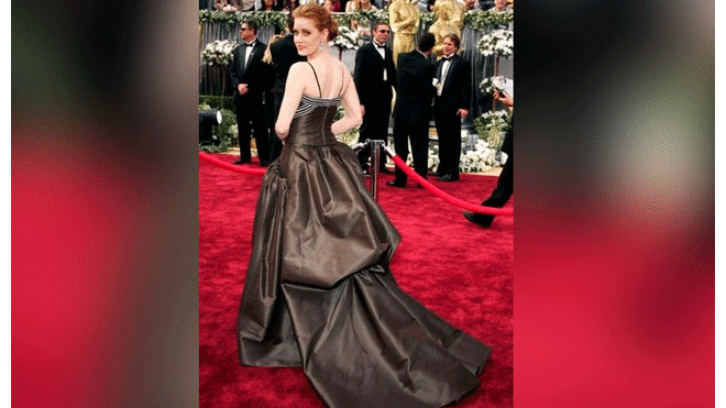 Las artistas peor vestidas en la historia de los Premios Oscar [FOTOS]