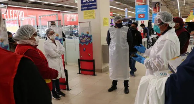 Supermercado habría desacatando protocolo pese a tener un trabajador infectado.