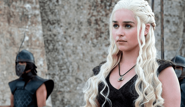 Instagram: Fan Emilia Clarke realiza sexy cosplay de Daenerys Targaryen y miles enloquecen [FOTOS]