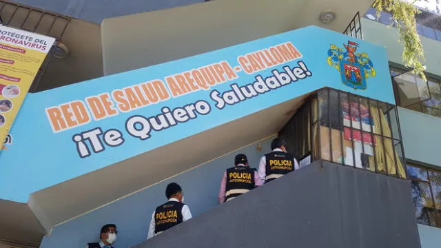 Arequipa. Policías de Anticorrupción ingresaron a las sedes de red salud de Camaná y Arequipa.