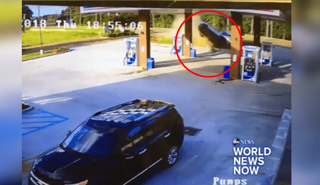Facebook Viral: Mujer da vueltas de campana con su auto y se retira caminando [VIDEO]