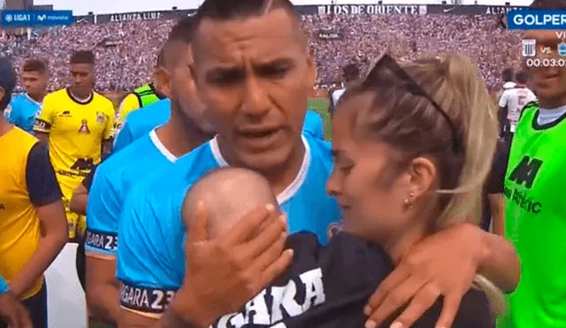 Los futbolistas del 'Poderoso' se motivaron con este emotivo gesto. Foto: captura de tv.