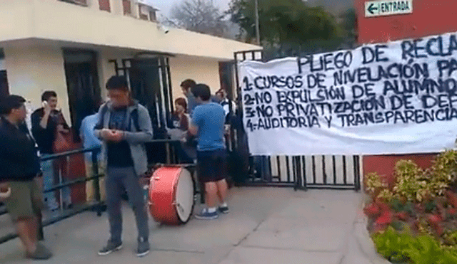 UNI: estudiantes realizan protesta por mejoras académicas [VIDEO]