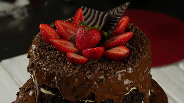 Torta húmeda de chocolate [Receta y Video]