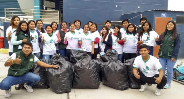 Jóvenes reciclan desechos para disminuir la contaminación en Moquegua  