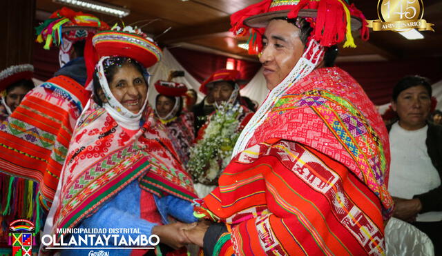 Parejas contraen matrimonio luciendo trajes tradicionales de Cusco [FOTOS]