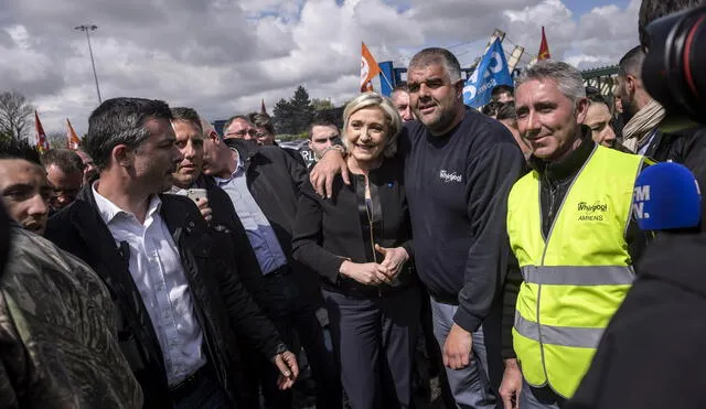 Le Pen inicia campaña por la segunda vuelta con una emboscada a Macron