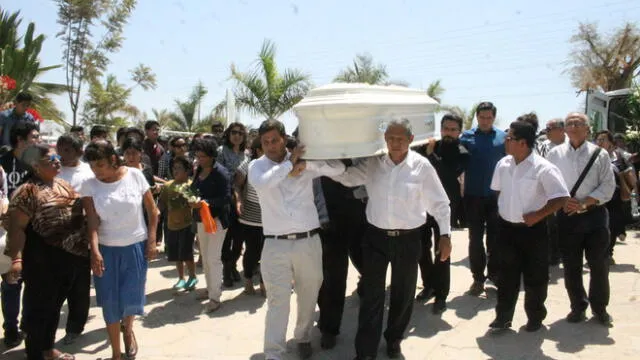 Dolor y desconsuelo en entierro de estudiante en Sullana