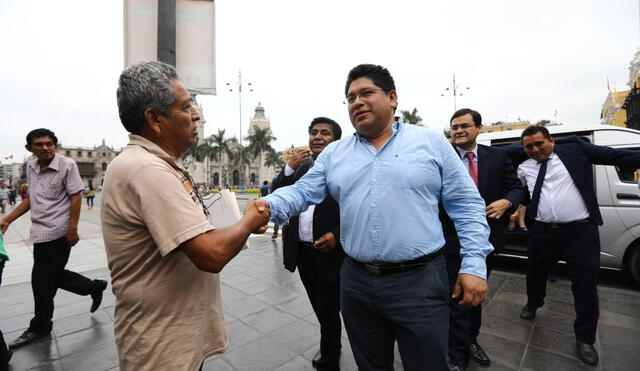 Rennán Espinoza encabezó la lista de Somos Perú por Lima. Foto: Jorge Cerdán / La República