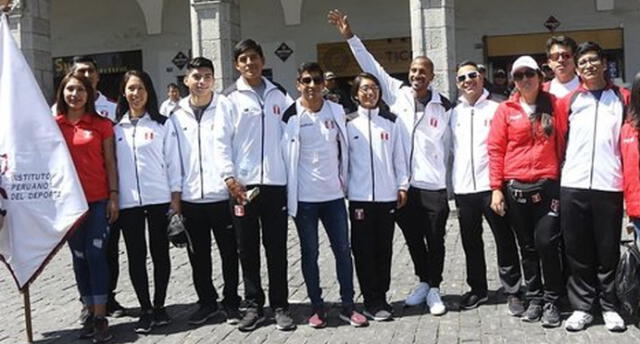 Deportistas de Juegos Panamericanos participaron en paseo de estandarte.