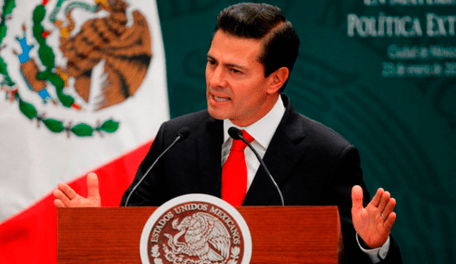 Twitter: extraña mancha en cuello de Enrique Peña Nieto causa revuelo en redes sociales