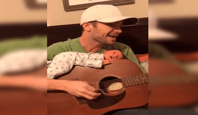 Facebook: padre músico le dedica emotivo tema a su bebé mientras él duerme sobre la guitarra [VIDEO]
