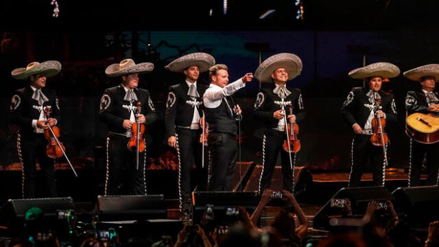 Captan a Luis Miguel en situación comprometedora tras cancelar concierto en Ecuador