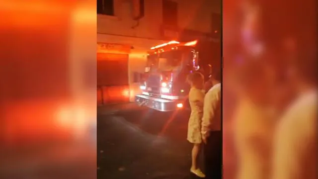 Reportan incendio en una vivienda en el Cercado de Lima [VIDEO]