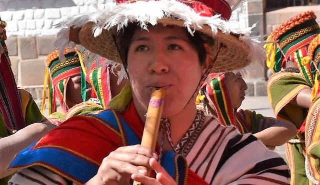 Ammet Cutipa, subdirector del conjunto musical en el Inti Raymi. Foto: Jazmín Lezama Rivas.