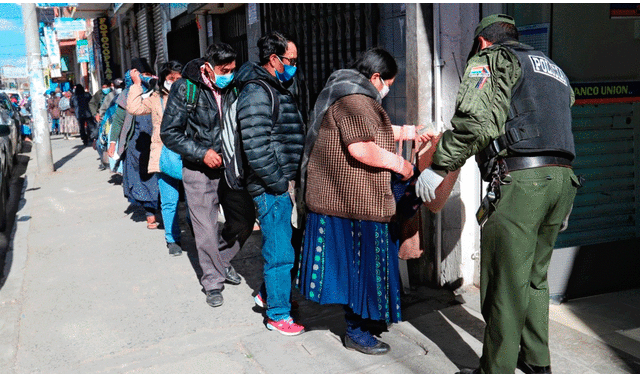 El subsidio del gobierno consta de un pago de 1.000 bolivianos y ya está reglamentado. Foto: EFE