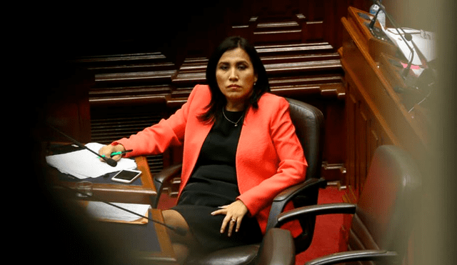 Flor Pablo: “El planteamiento del Ejecutivo es adelantar las elecciones, no cerrar el Congreso”