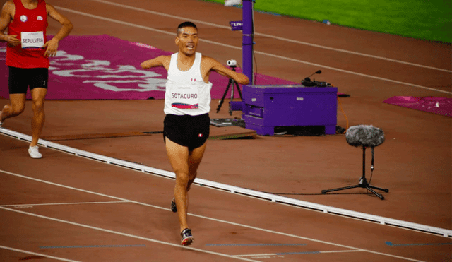 Efraín Sotacuro ganó la medalla de plata en la carrera de 1500 metros T46 con un tiempo de 4:17:00. | Foto: @DiarioRecordpe
