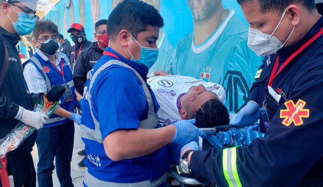 Diego Chávez cayó en el área por una supuesta falta en contra suya. Foto: Prensa Universitario