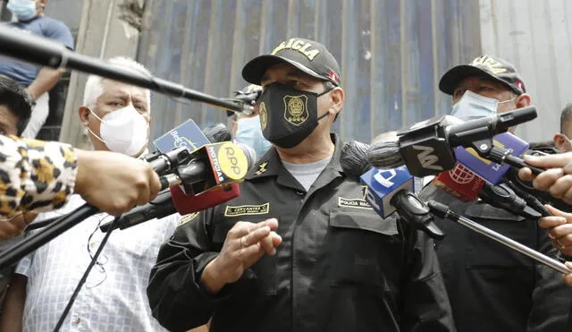 El comandante General de la Policía, César Cervantes, informó que se espera la presencia del Ministerio Público. Foto: Antonio Melgarejo-LR