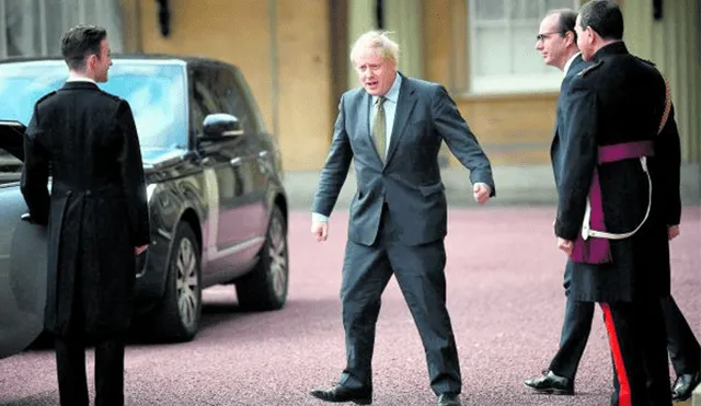 Compromiso. Boris Johnson poco después de su reunión con la reina Isabel II. (Foto: EFE)