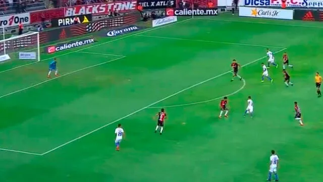 Yotún 'quebró' a Santamaría y con su pierna menos hábil anotó golazo en la Liga MX [VIDEO]