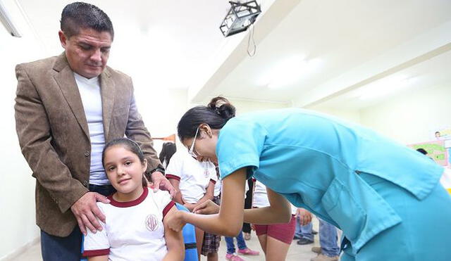 En Arequipa más de 10 mil escolares recibirán segunda dosis contra el cáncer de cuello uterino