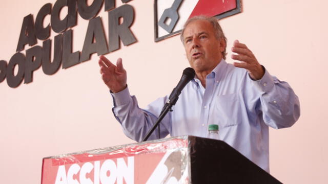Barnechea pide a Luis Valdez renunciar a su candidatura [VIDEO]