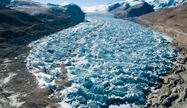 Los virus fueron descubiertos en una muestra de un glaciar del Tibet (China). Foto: Xinhua.