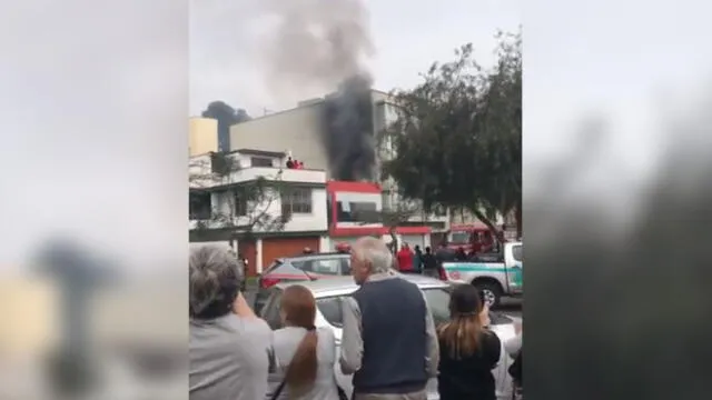Incendio en San Borja consume el segundo piso de una vivienda [VIDEO]