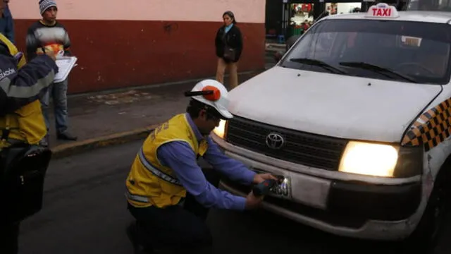 Autos no contaban con documentación necesaria o realziban servicios de colectivo. (Foto: Municipalidad de Lima)