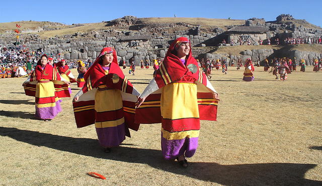 Las acllas en el Inti Raymi. Foto: Jazmín Lezama.