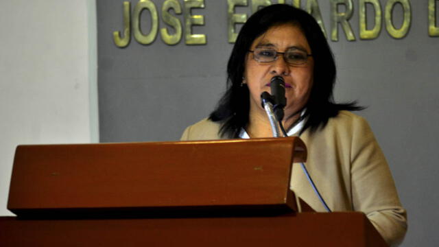 México: Legisladora obligó a trabajadora del Congreso a hacer tamales