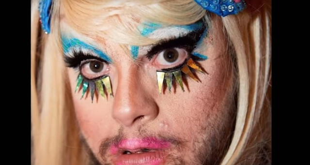 La drag queen con síndrome de Down que conmueve al mundo. Foto: Captura.