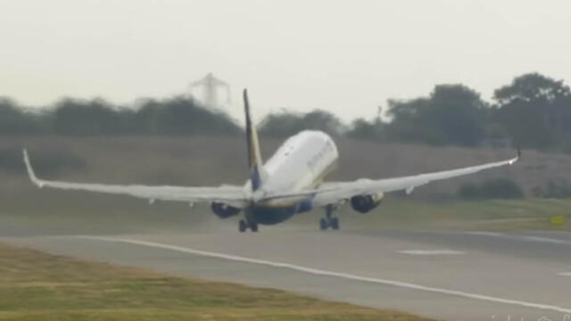 Youtube: tormenta Ali hace tambalear avión con destino a España [VIDEO]