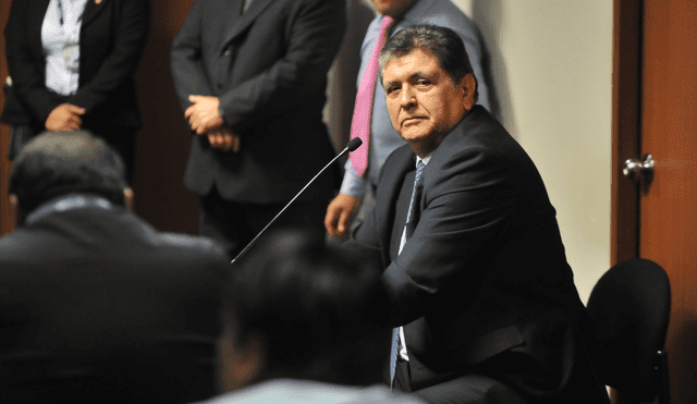 Metro de Lima: Alan García salió de la Fiscalía tras suspenderse interrogatorio [VIDEOS]