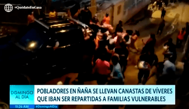 Vecinos de Ñaña saquearon al vehículo. Foto: Captura.