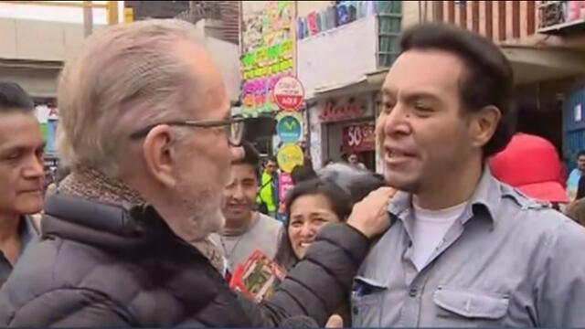 Insultaron a Ricardo Belmont por discurso xenófobo mientras recorría Gamarra [VIDEO]