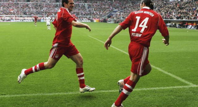 Willy Sagnol compartiendo equipo en el Bayern Munich con Claudio Pizarro. Foto: Internet.