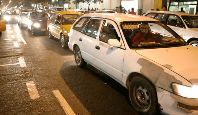 Ley de taxi colectivo acelera fricción entre el Ejecutivo y Congreso