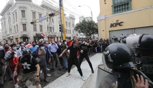 Enfrentamientos en Jirón de la Unión. Foto: Jorge Cerdán/La República