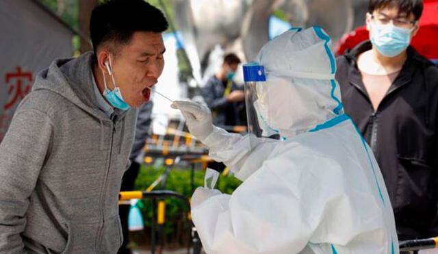 Este sábado, China registró un aumento de casos de la COVID-19, con 3 659 nuevas infecciones, asintomáticas en su mayoría. Foto: EFE