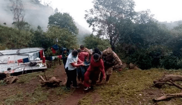 Ejército peruano asiste parto de pobladora en Piura.